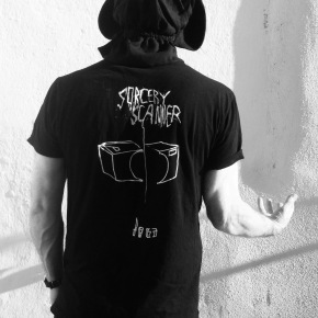 Tee-shirt édité à l’occasion de l’exposition de JJ Peet « Sorcery Scanner : waiting room »